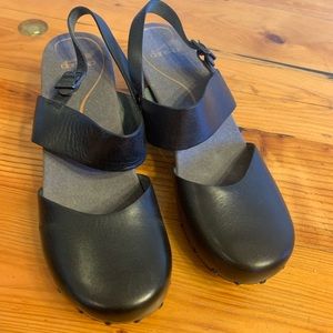 Dansko Thea Black Leather Clogs, Sandals Size 41